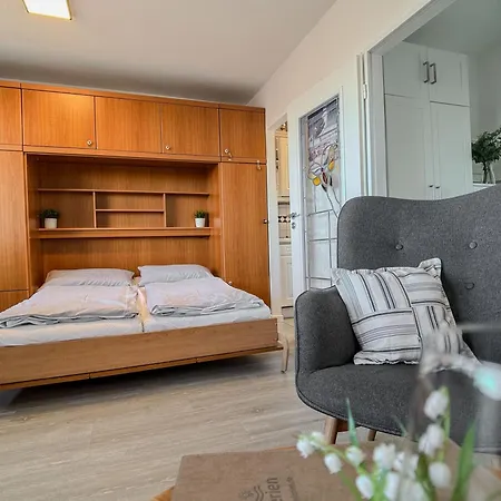 Inselblick Mit Schwimmbad - * הורומרזיל